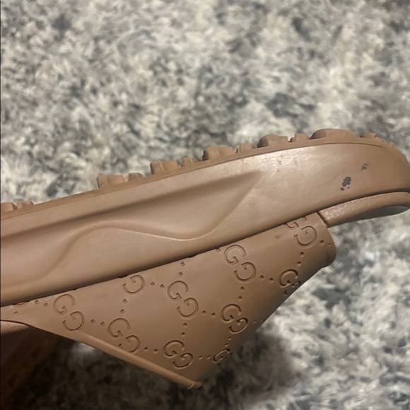 Gucci Rubber platform clogs Size 9 - Picture 12 of 15